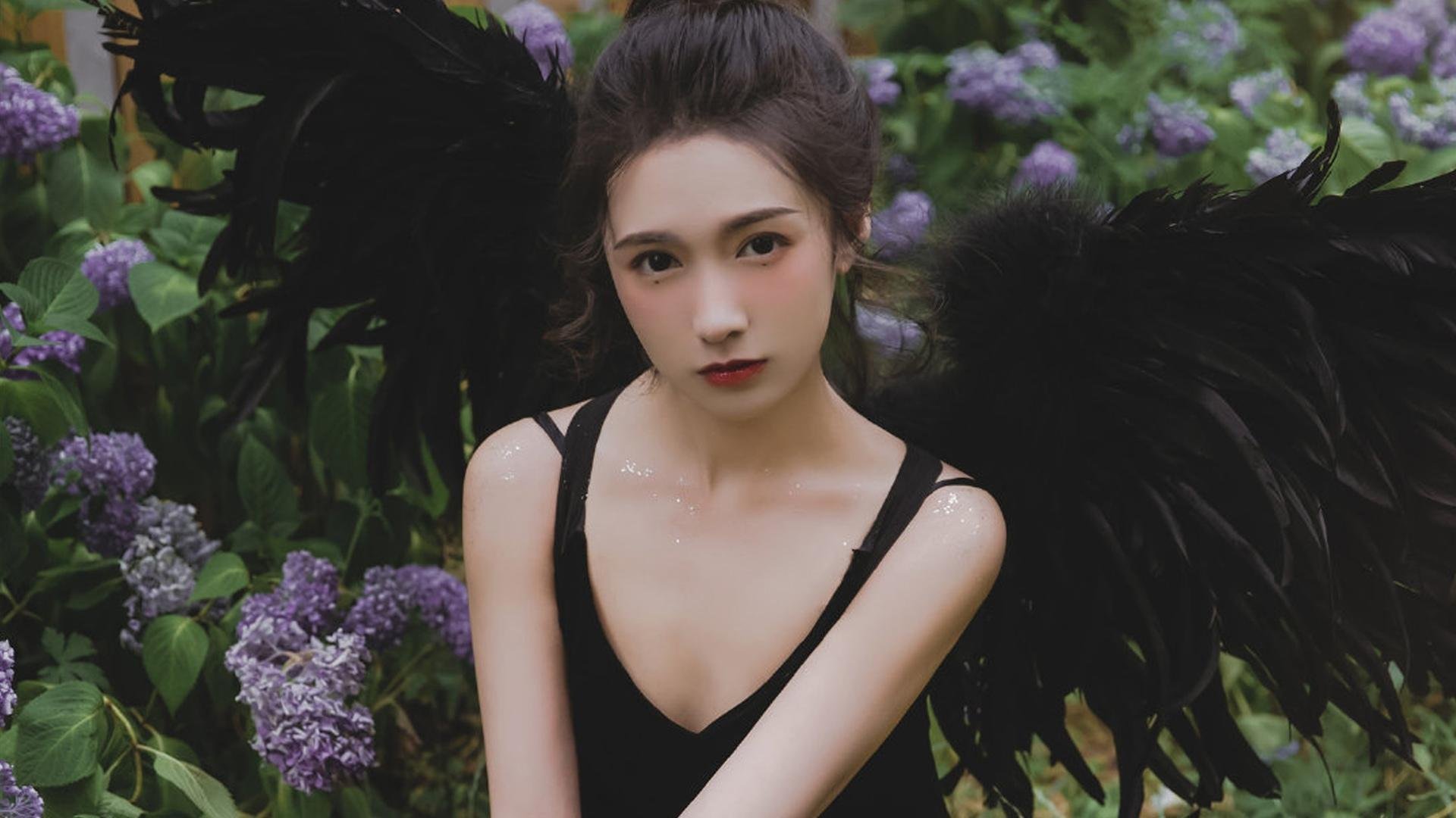 德甲：拜仁在主场4-1大胜霍芬海姆，积分优势逐渐扩大，拜仁对霍芬海
