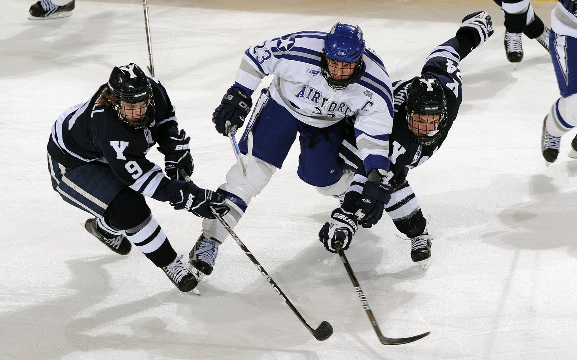 2018年季后赛：库里百发百中的远距离三分，打破多项NBA历史纪录，库里2018总决赛数据统计