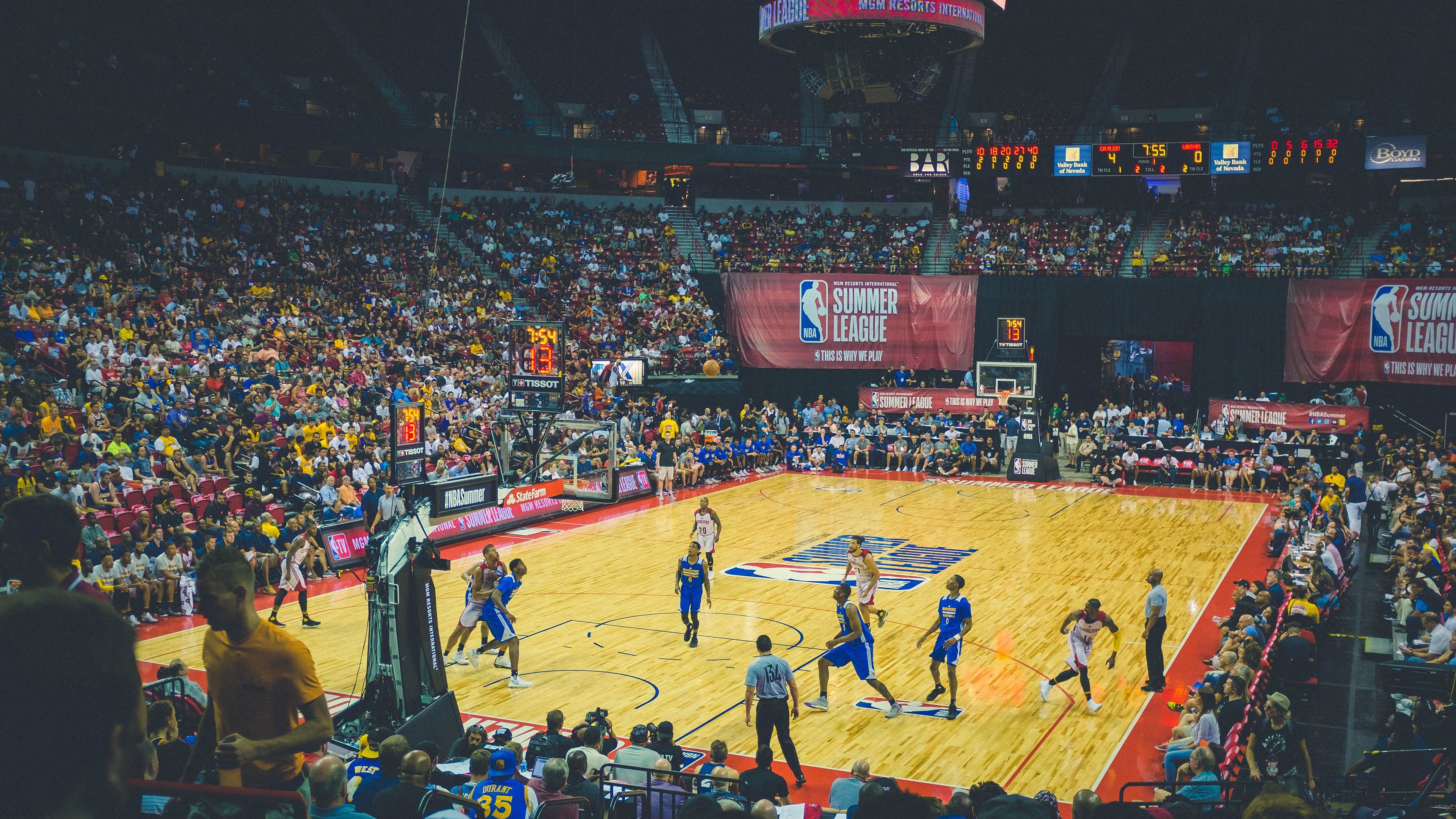 青训系统标准逐步完善,建设高水平足球人才培养基地成为行业重点